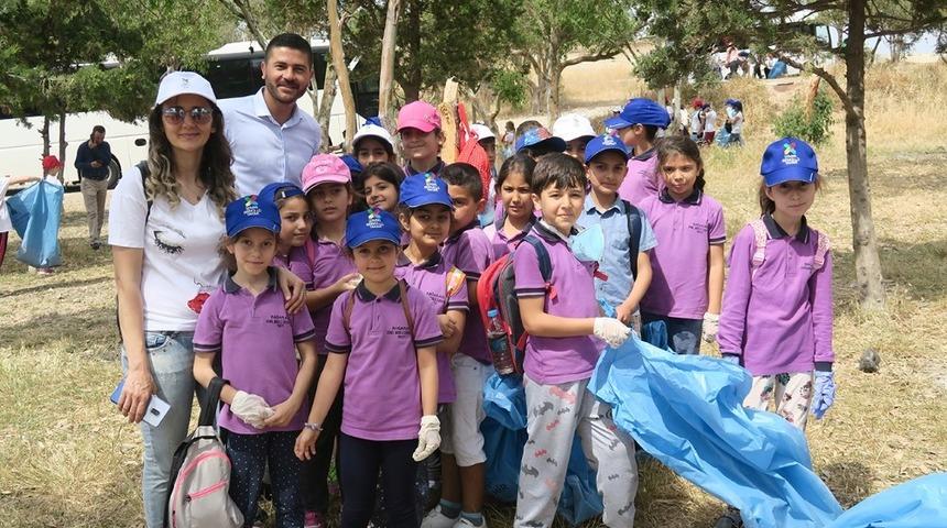 Çocuklar Foça’yı 167 kilo hafifletti