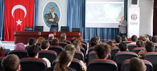 GAÜN’de ’’Gaziantep Arkeoloji ile 27.Yıl’’ konferansı