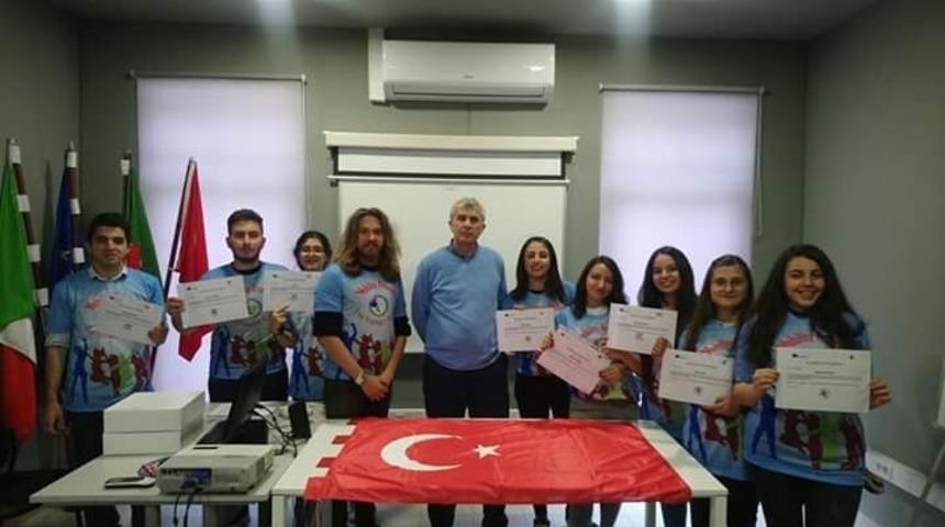 Kayseri Öğrenciler Yaşlı Bakım Hemşireliği Stajını Portekiz’de Yaptı