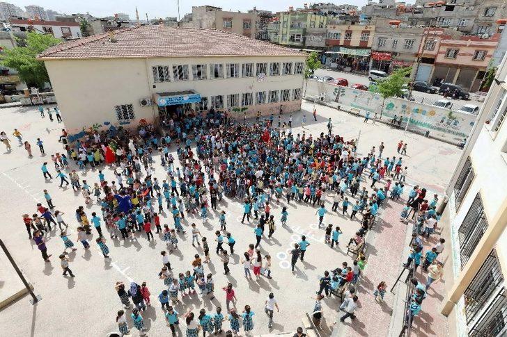 Üniversite öğrencileri minikleri doyasıya eğlendirdi G2