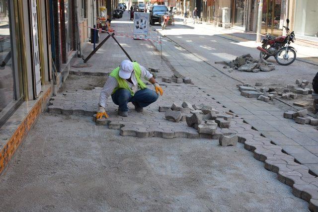 Belediyeden yol ve çevre düzenleme çalışmaları