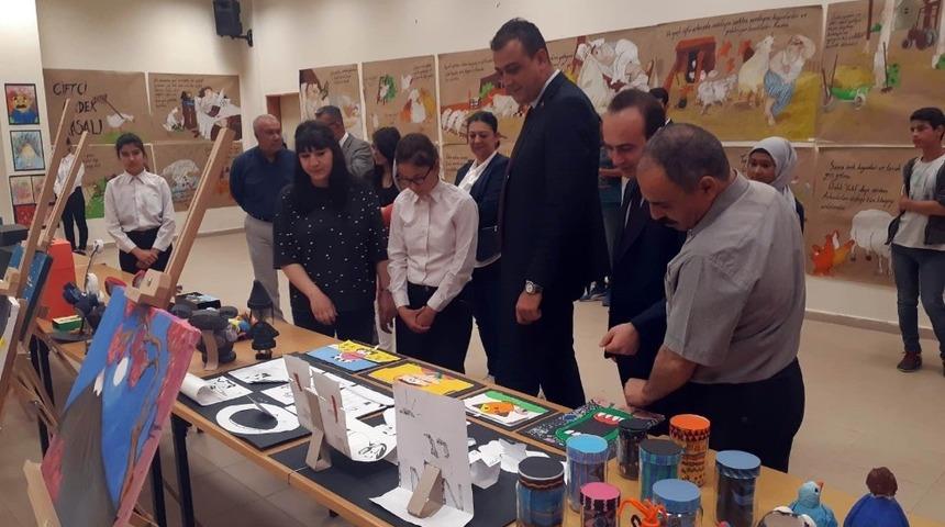 Yunak’da resim sergisi açıldı