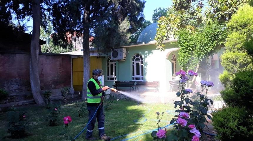 Turgutlu’da ilaçlama çalışmaları aralıksız sürüyor