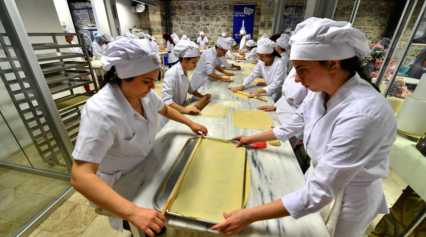   Bu kurstan mezun olanların işi garanti