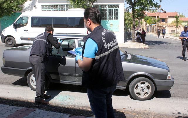 Kuzeninin otomobiline av tüfeğiyle ateş açtı