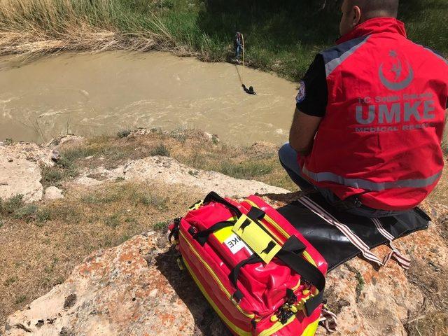 Derede kaybolan gencin arama çalışmaları devam ediyor