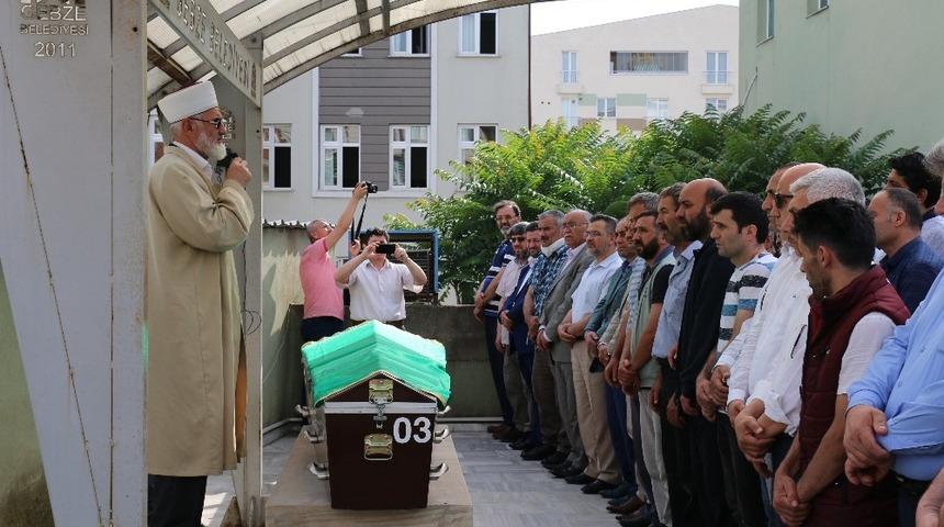 Yol verme kavgasında hayatını kaybeden genç toprağa verildi