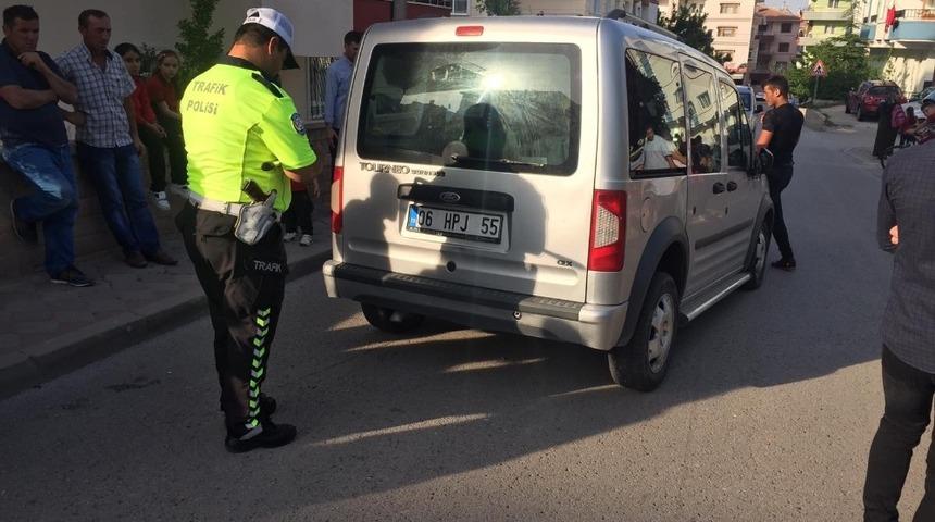 Aracın &ccedil;arptığı bisikletli &ccedil;ocuk yaralandı