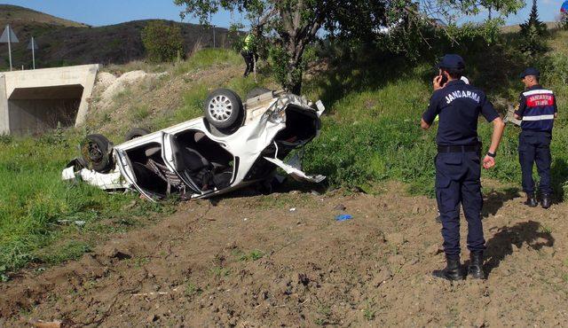Yozgat'ta otomobil şarampole yuvarlandı: 1 ölü, 2 yaralı