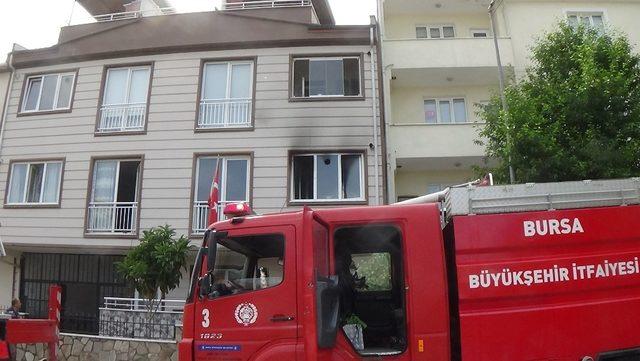 İnegöl’de yangında dumandan etkilenen çocuk hastaneye kaldırıldı