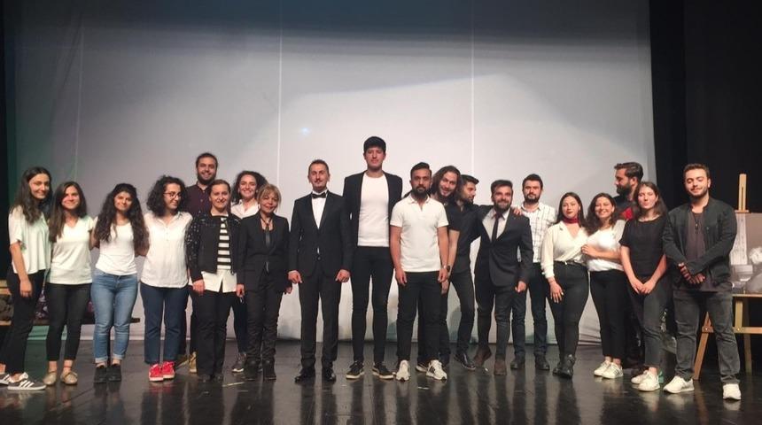 ADD Şube Başkanı Onur, l&ouml;semili &ccedil;ocuklar i&ccedil;in sahne aldı