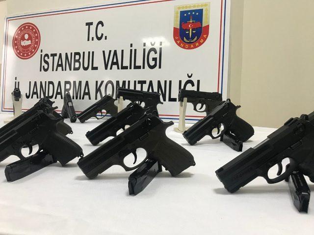 Jandarma’dan suç örgütlerine giden kaçak silahlara operasyon: 1 gözaltı