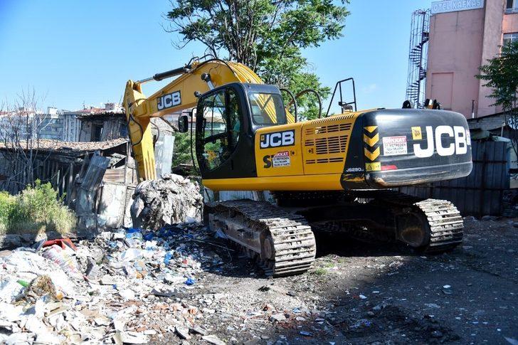 Tarihi bölgeden 350 ton atık toplandı G5