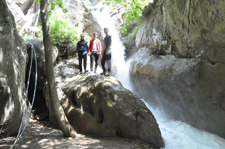 Huzur ortamının sağlanmasıyla Derecik’in güzellikleri keşfediliyor G3