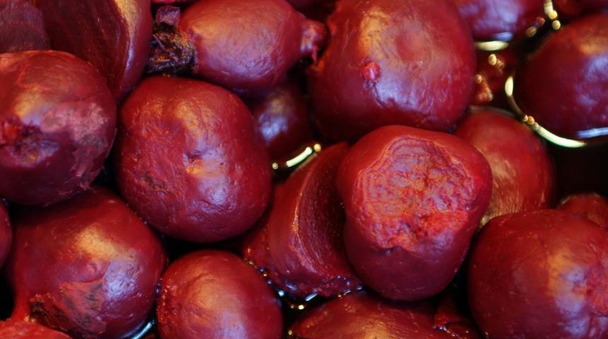 Hastalıklara şifa! Pancarı çiğ olarak tükettiğinizde bakın neler oluyor