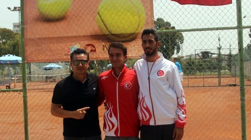 Emir Şendoğan 18 Yaş Tenis Milli Takımında
