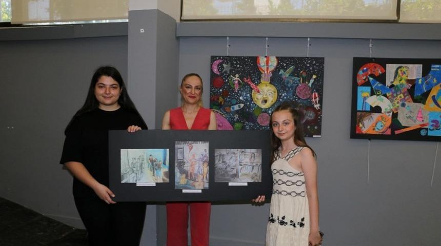 Karma Resim Sergisi, ziyarete a&ccedil;ıldı