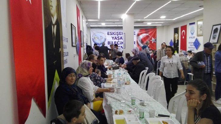 Eskişehir’de Yaşayan Bilecikliler iftarda buluştu G5