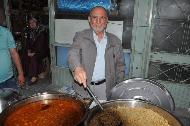 Kapalı çarşı esnafının geleneksel iftarı