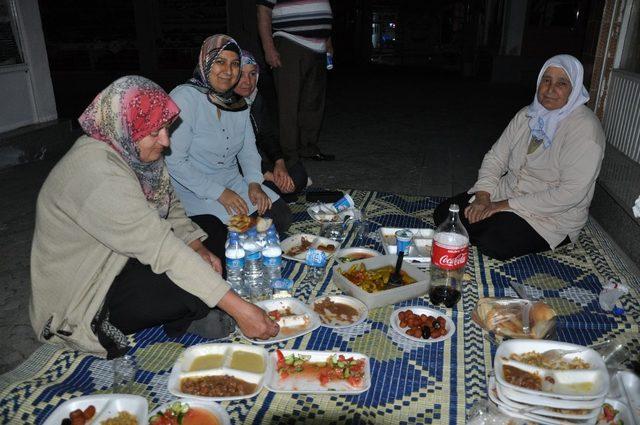 Kapalı çarşı esnafının geleneksel iftarı