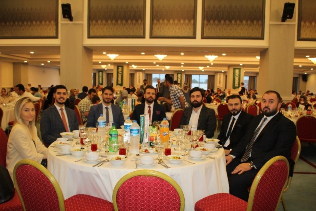 Eminevim Sakarya&rsquo;da iftar yemeği d&uuml;zenledi