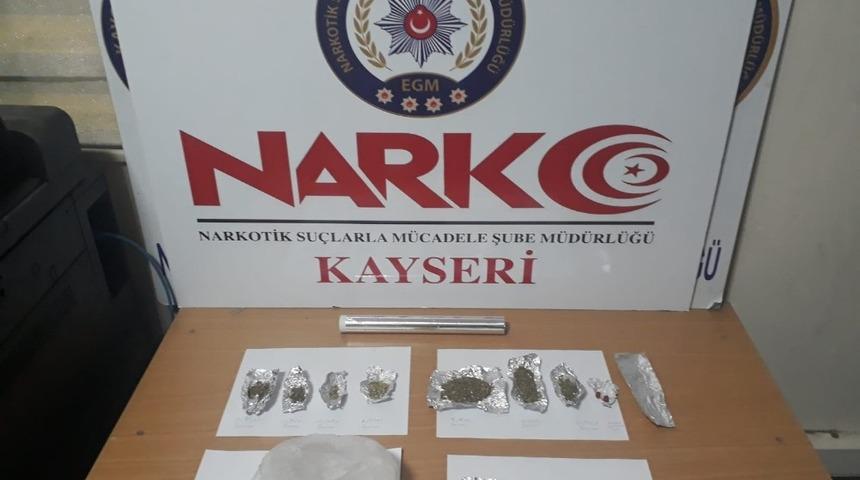 Kayseri&rsquo;de uyuşturucu operasyonu: 15 g&ouml;zaltı