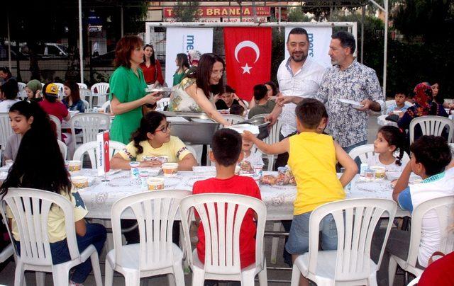 Mersin GİAD üyeleri kimsesiz çocuklarla iftar yaptı