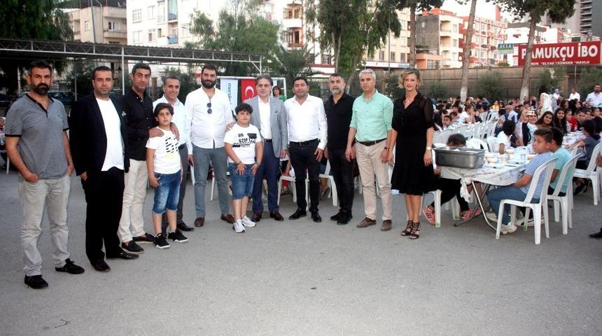 Mersin GİAD &uuml;yeleri kimsesiz &ccedil;ocuklarla iftar yaptı