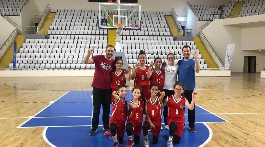 Turgutlulu küçük basketbolcular il birincisi oldu