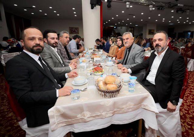 Başkan Ercan Mahalle Komisyon Başkan ve üyeleriyle iftar yaptı