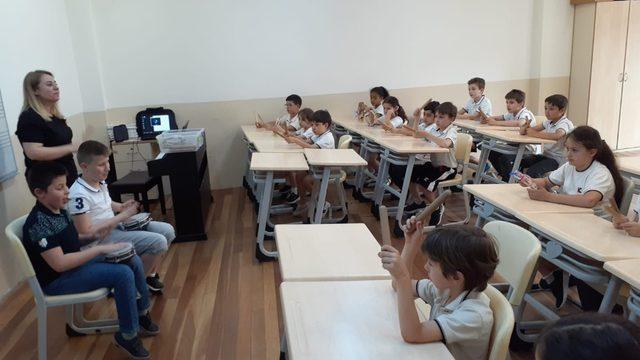 Bizim Ev’de Braille Alfabesi ile tanıştılar