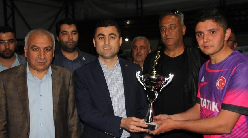 Kaman İl&ccedil;esinde Şehit Zekeriya Zencirli anısına futbol turnuvası d&uuml;zenlendi