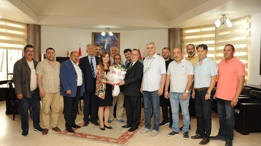 &Ccedil;i&ccedil;ek&ccedil;ilerden Başkan &Ccedil;alkaya&rsquo;ya vefa teşekk&uuml;r&uuml;