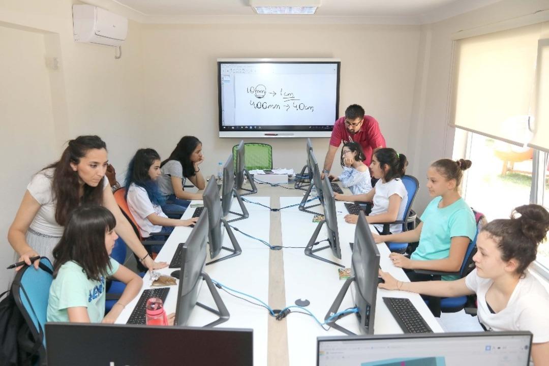 &Ccedil;ocuk Teknoloji Evi&rsquo;nde yaz okulu başlıyor