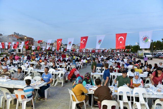 Kent Meydanın da ilk etkinlik gönül sofraları