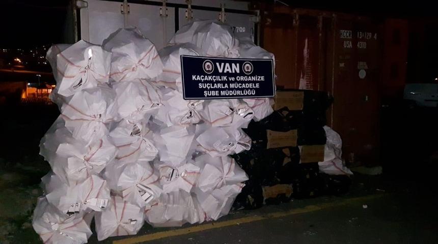 Van&rsquo;da 26 bin 250 paket sigara ele ge&ccedil;irildi