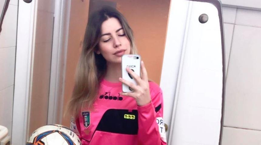 Hakem futbolcunun tacizine uğradı!