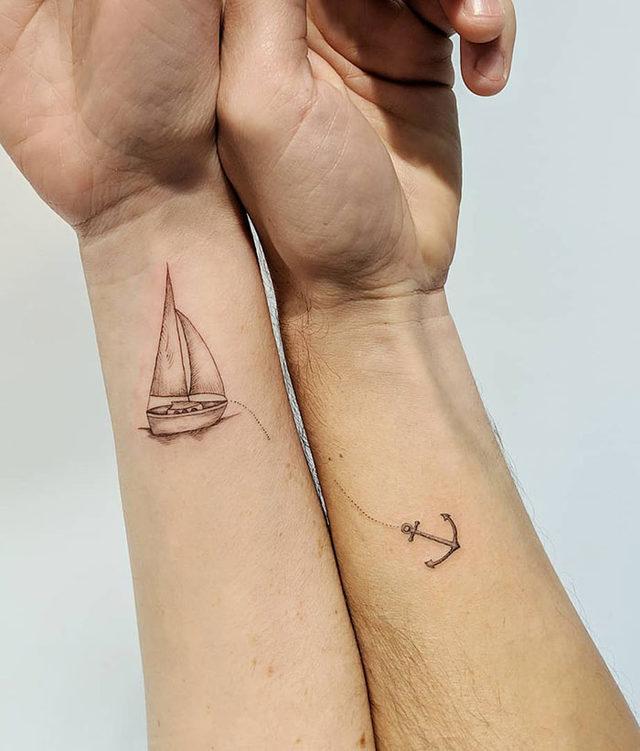 matching-tattoo-ideas-16-5ce53e32a38e9__700