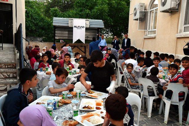 Isparta’da çocuklara özel iftar, bu iftara aileler katılamıyor