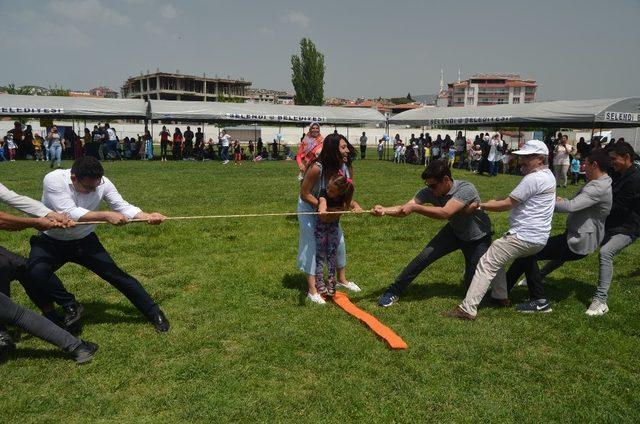 Selendi’de minik öğrenciler hem eğlendi hem öğrendi