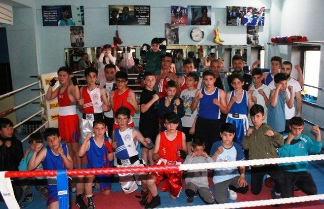 Bayburt Belediyesi Tuğra Boks Spor Kulübü, Türkiye Şampiyonasına hazırlanıyor