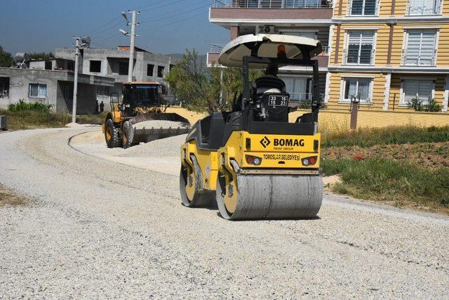 Toroslar’da yol yapım çalışmaları hızlandı