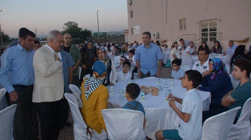 Başkan Kara şehit, gazi ve engelli aileleriyle iftarda bir araya geldi