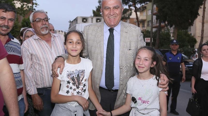 Efeler Belediyesinden Adnan Menderes&rsquo;te m&uuml;jdeli iftar