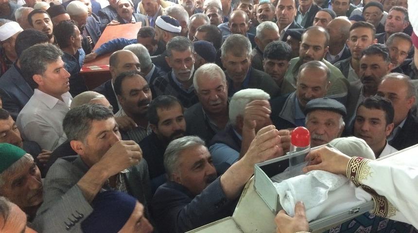 Doğubeyazıt&rsquo;ta sakalı-ı şerif izdihamı