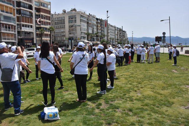 Kuşaklar arası sokak oyunlarıyla eğlendiler