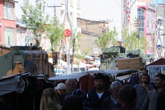 PKK hedefleri, Derecik'ten ateş destek vasıtalarıyla vuruluyor (2)