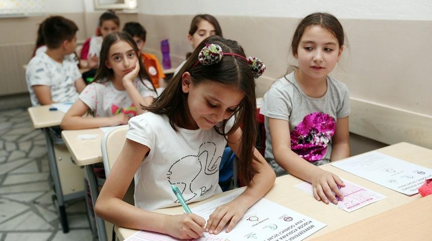 4 bin 600 &ouml;ğrenci Robotik Kodlama Akademisi i&ccedil;in ter d&ouml;kt&uuml;