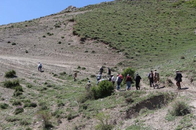 Kayalıklardan düşen Çoban Jandarma ve AFAD ekiplerince kurtarıldı