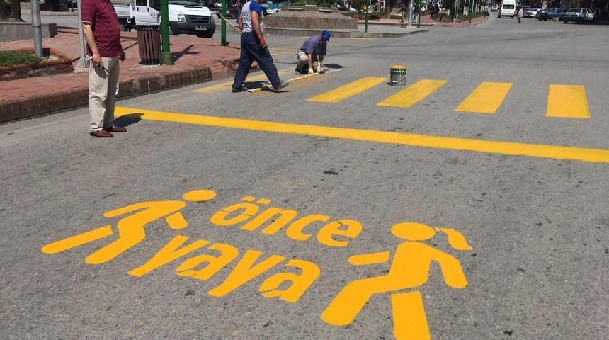 Tosya Belediyesi, yaya ge&ccedil;itlerinde d&uuml;zenleme yaptı